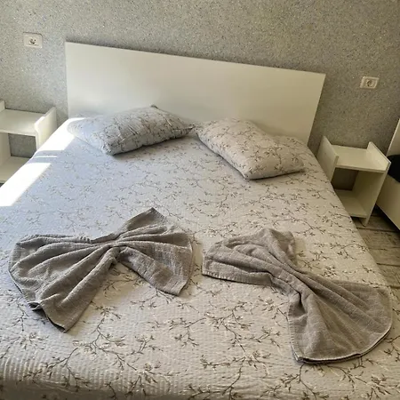 Πανσιόν Aksa House Central *